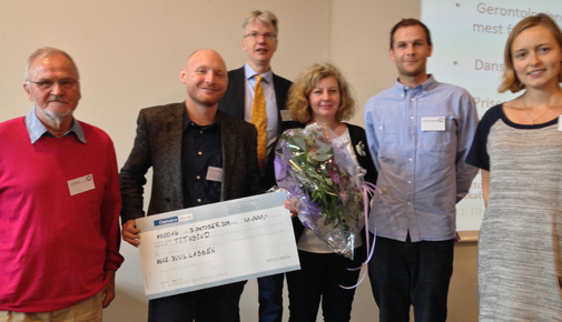 Aske Juul Lassen receiving the Kirsten Avlund Gerontology Prize, 2014. Foto: Eva Jepsen.